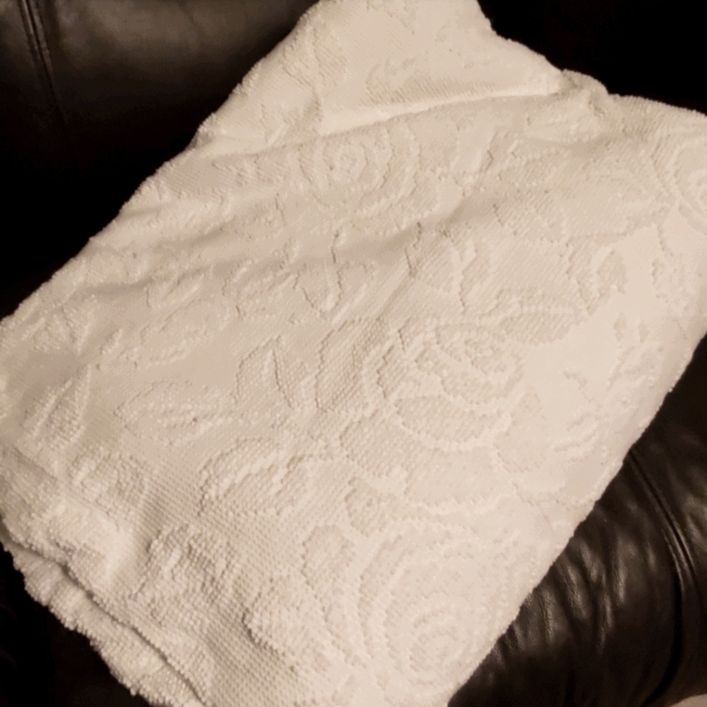 Vintage Fieldcrest 100% Cotton/Chenille Bedspread